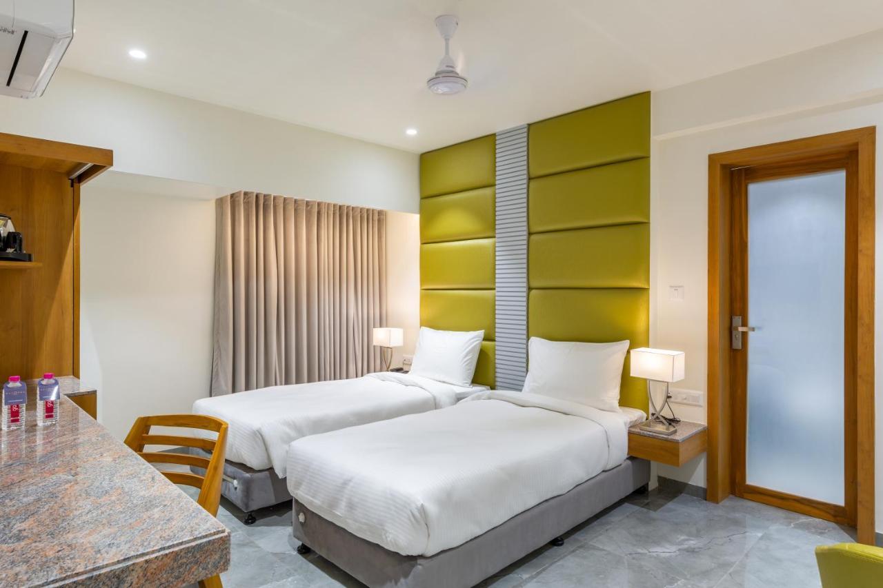 אחמדאבאד Hotel Nalanda מראה חיצוני תמונה