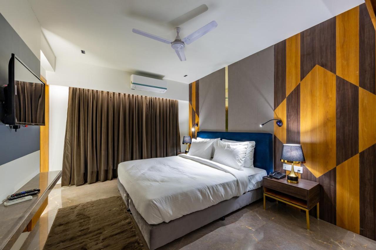 אחמדאבאד Hotel Nalanda מראה חיצוני תמונה
