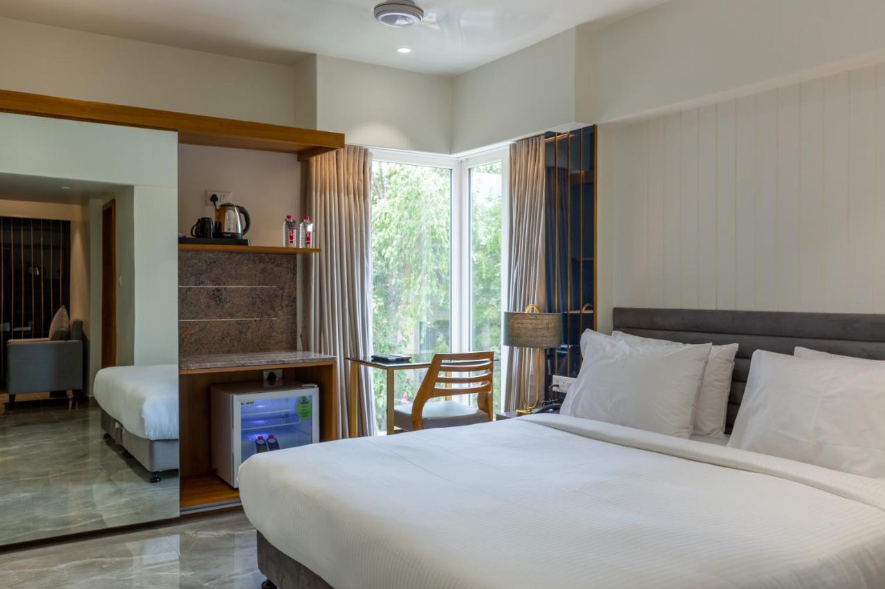 אחמדאבאד Hotel Nalanda מראה חיצוני תמונה
