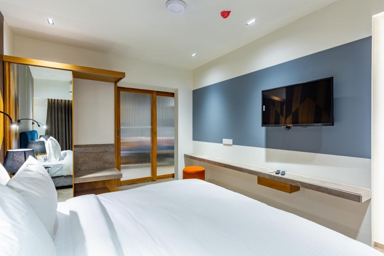 אחמדאבאד Hotel Nalanda מראה חיצוני תמונה