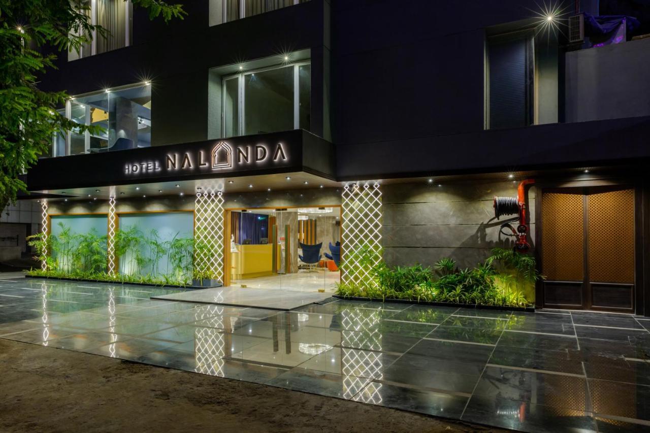 אחמדאבאד Hotel Nalanda מראה חיצוני תמונה
