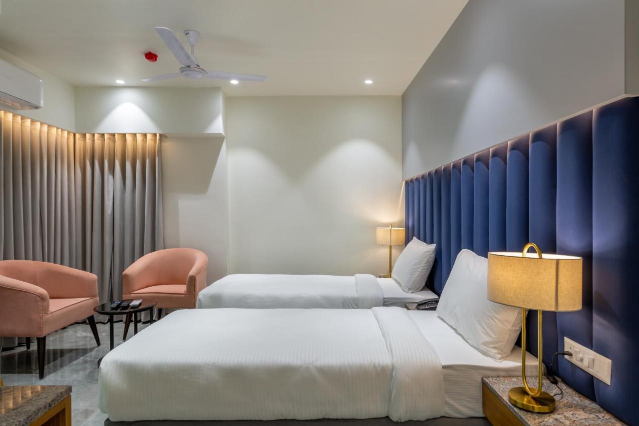 אחמדאבאד Hotel Nalanda מראה חיצוני תמונה