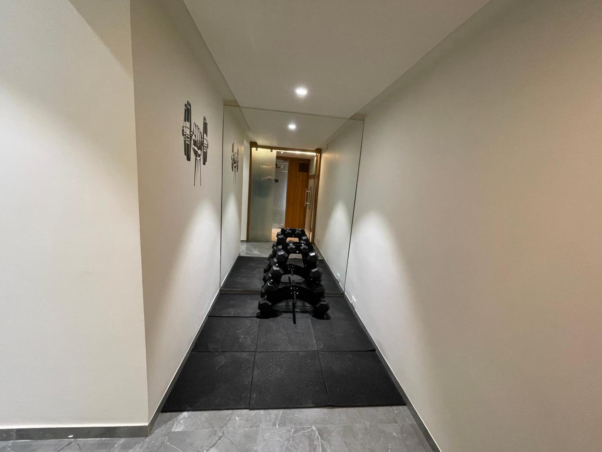אחמדאבאד Hotel Nalanda מראה חיצוני תמונה